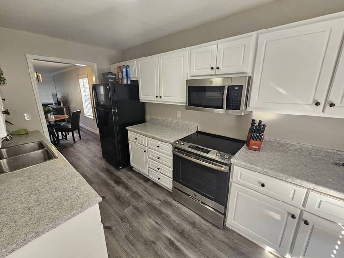 30 Hampton Oaks Pl #1 - Photo 4 of 16