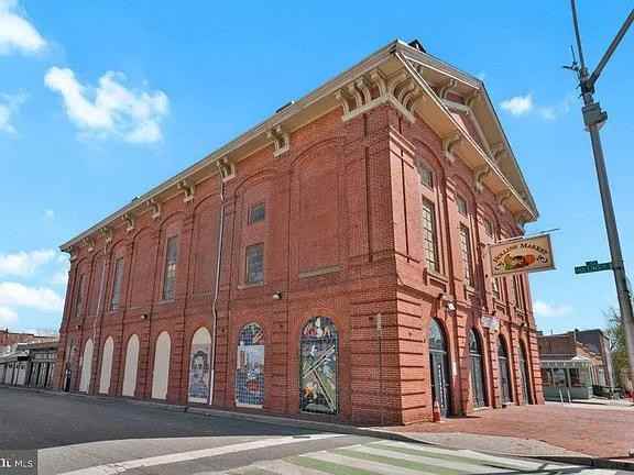 869 Hollins St - Photo 6 of 10