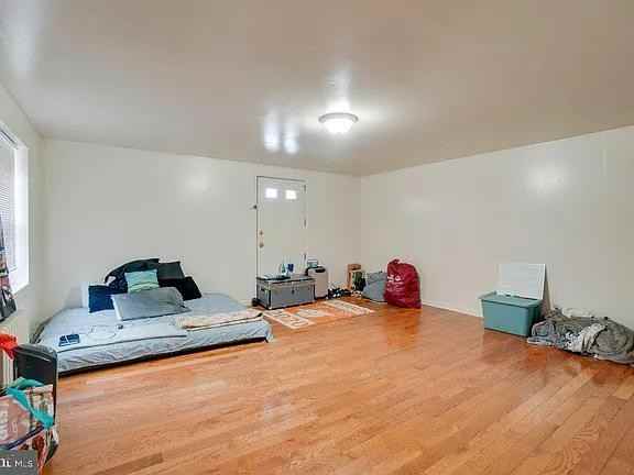 869 Hollins St - Photo 7 of 10