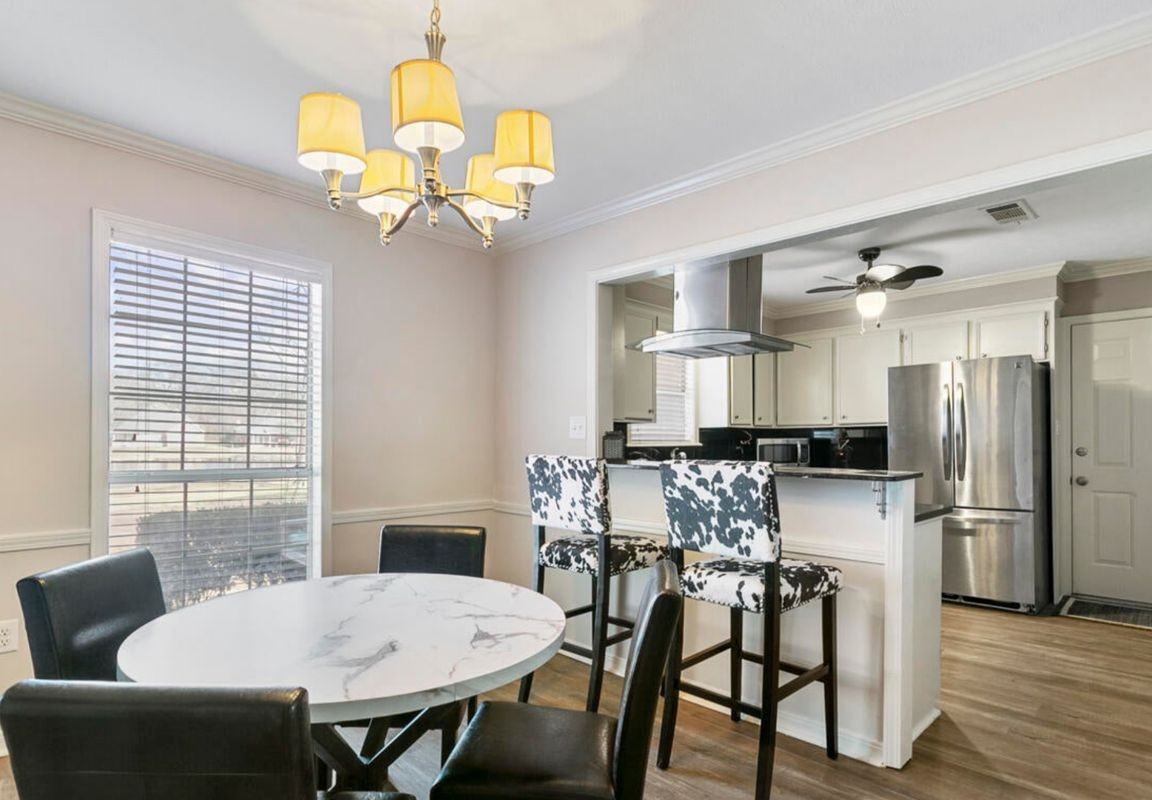 320 Pebble Creek Dr - Photo 4 of 9