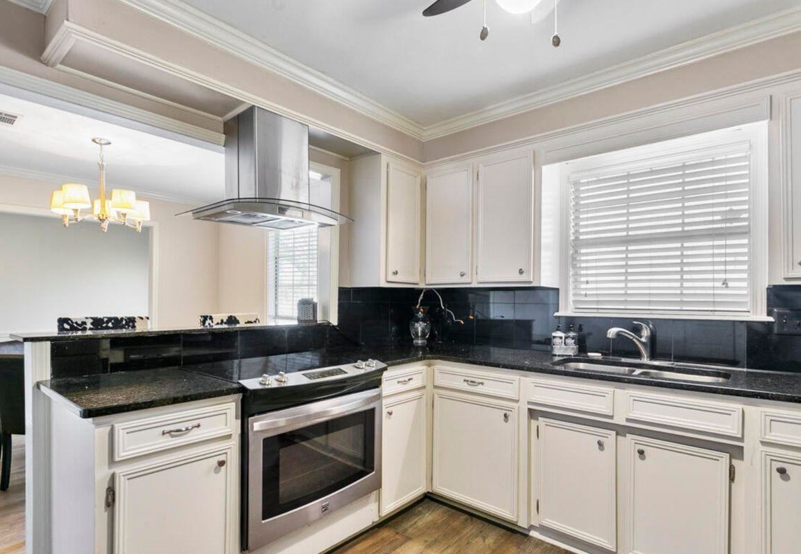 320 Pebble Creek Dr - Photo 5 of 9