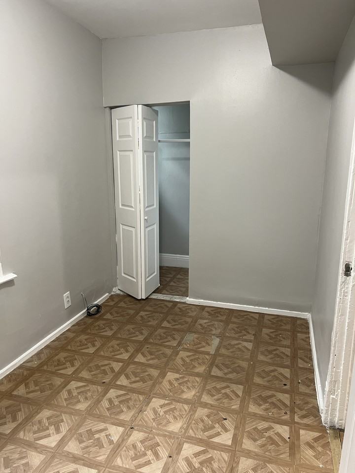 8362 S Brandon Ave #1R - Photo 4 of 12