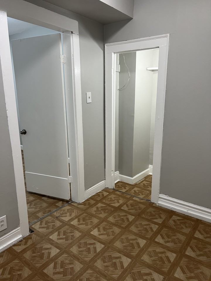 8362 S Brandon Ave #1R - Photo 7 of 12