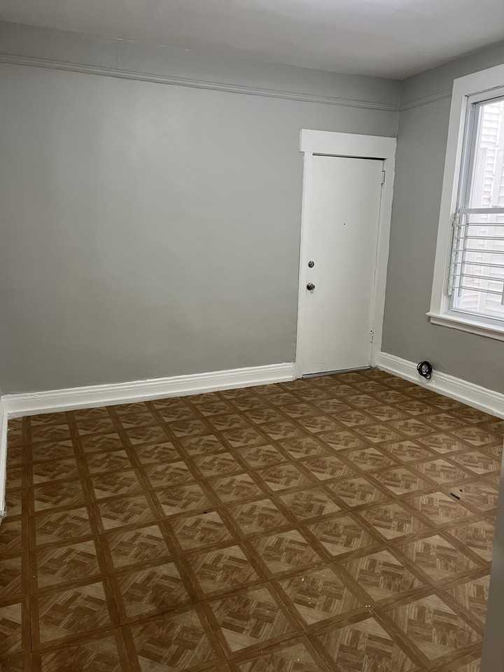 8362 S Brandon Ave #1R - Photo 6 of 12