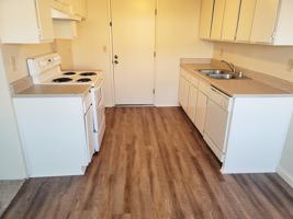 featured image of 4400 Dogwood Ln #C