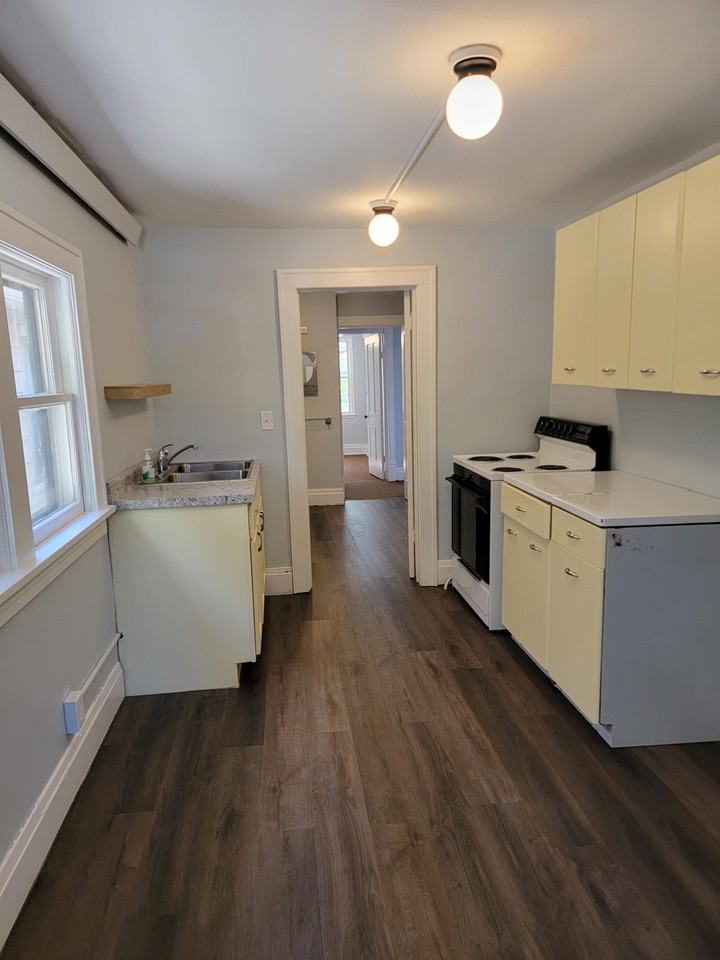 117 2nd St N #2 - Photo 5 of 20