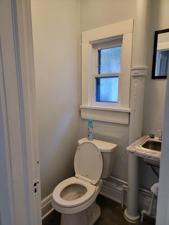 117 2nd St N #2 - Photo 5 of 20