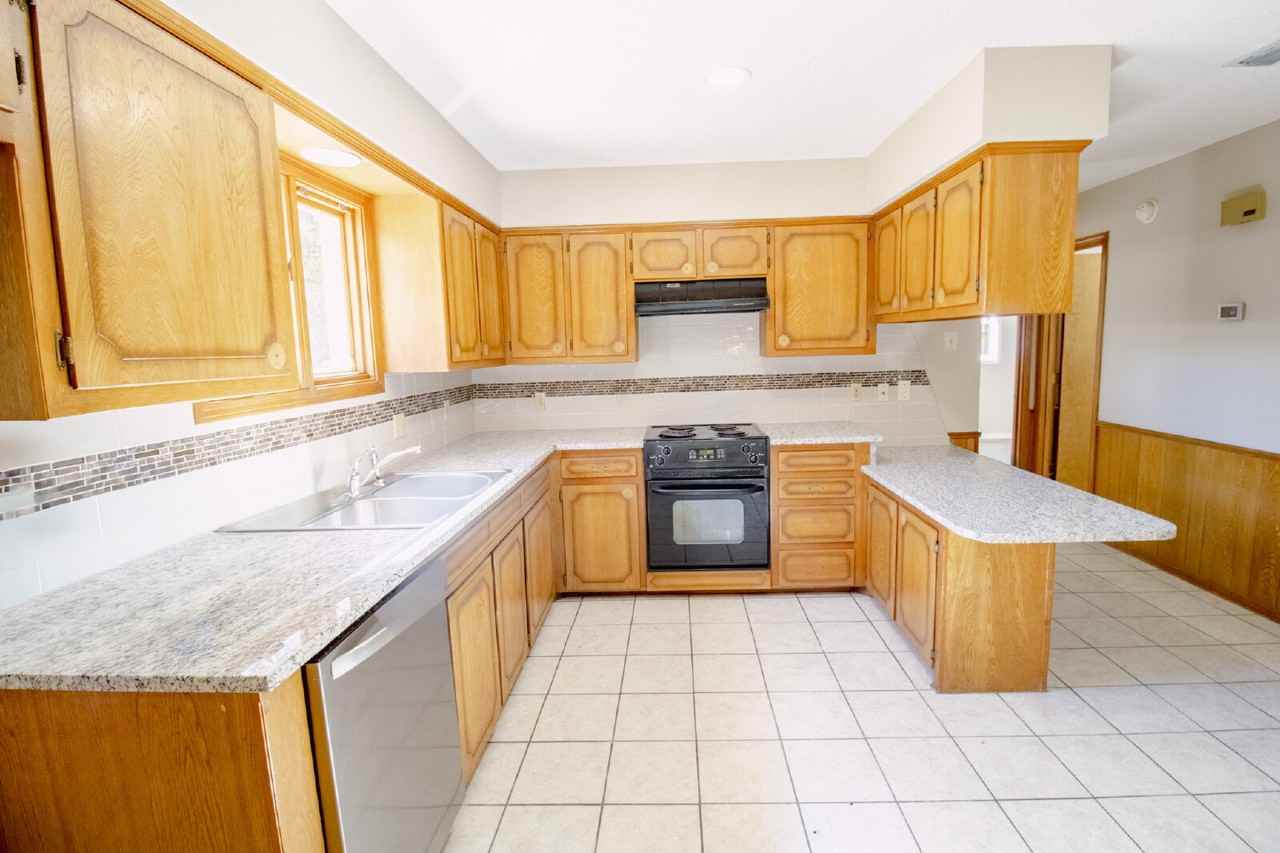 5113 71st St - Photo 6 of 14