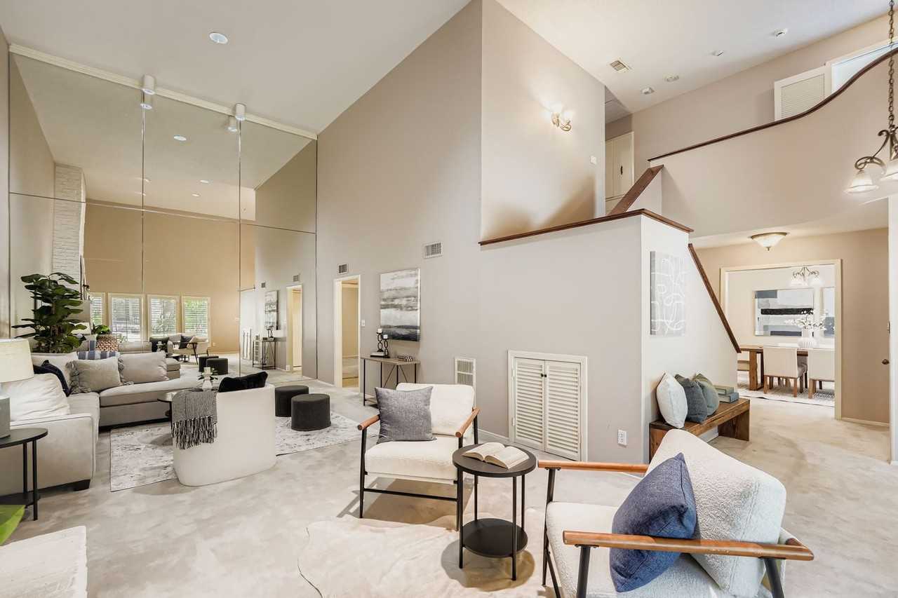 8104 East Ct - Photo 6 of 36