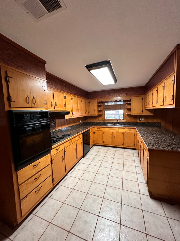 538 Hillview Rd - Photo 5 of 17