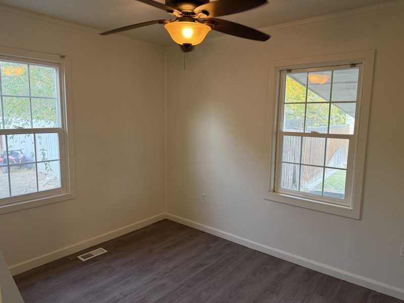 1425 Farrell Ln - Photo 6 of 10