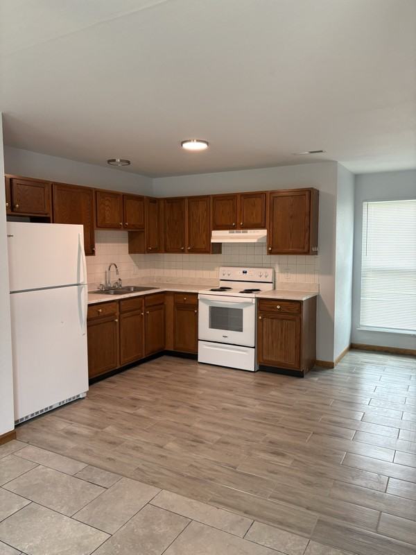 1025 Vandiver Ct - Photo 3 of 12