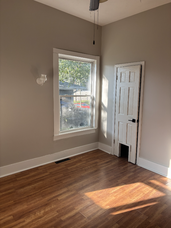 601 S 6th St - Photo 2 of 13