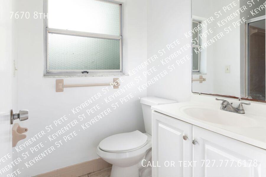 7670 7670 8th St. N - Photo 6 of 30