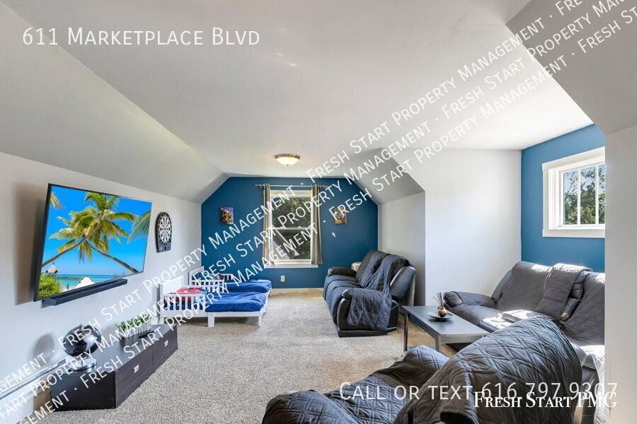 611 Marketplace Blvd - Photo 2 of 37