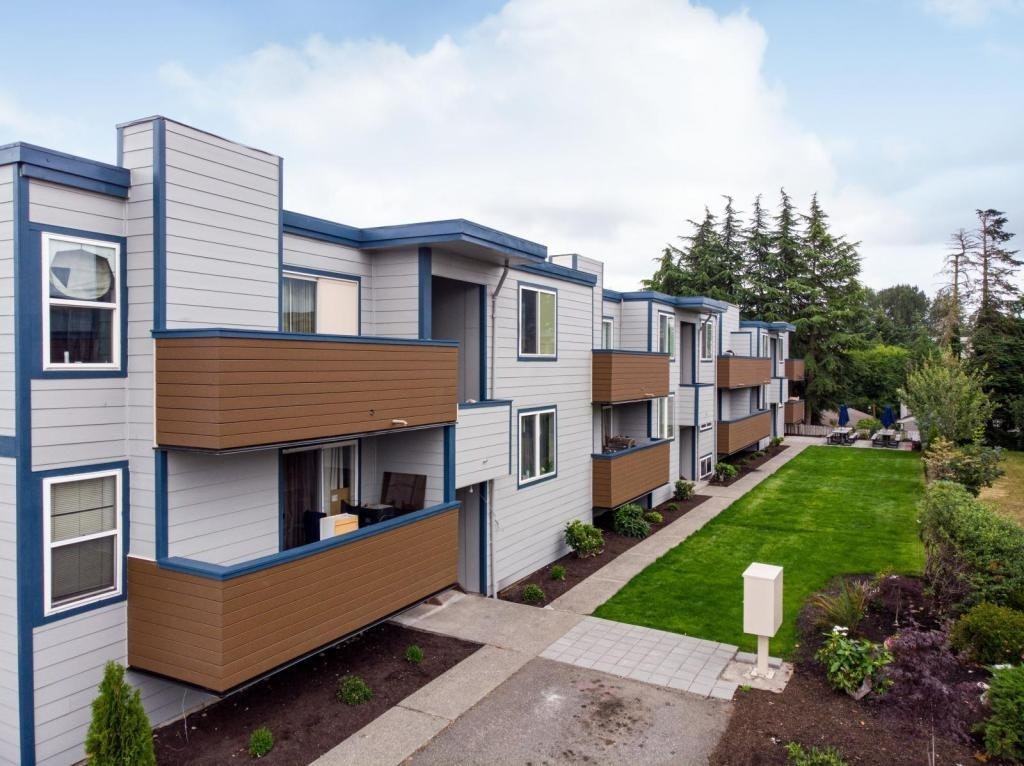 9919 4th Ave W, Unit 3 - Photo 2 of 11