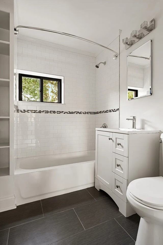 908 Sterling Place, Unit 3 - Photo 3 of 5