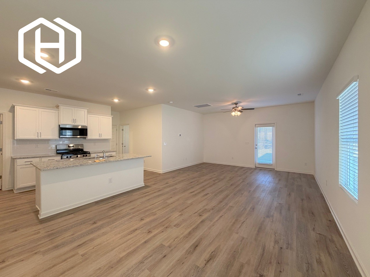 2028 Eaton Place - Photo 3 of 28