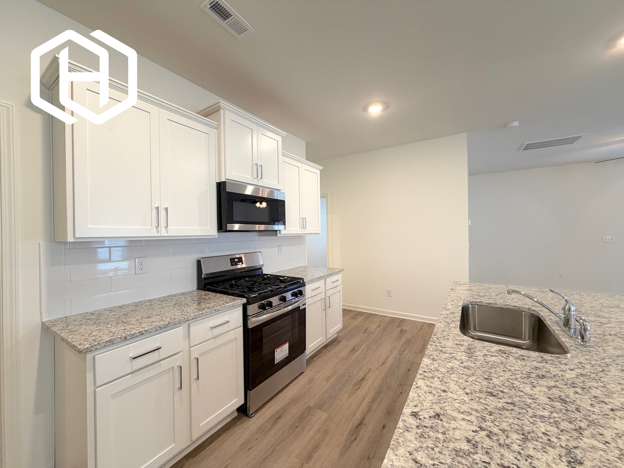 2028 Eaton Place - Photo 5 of 28