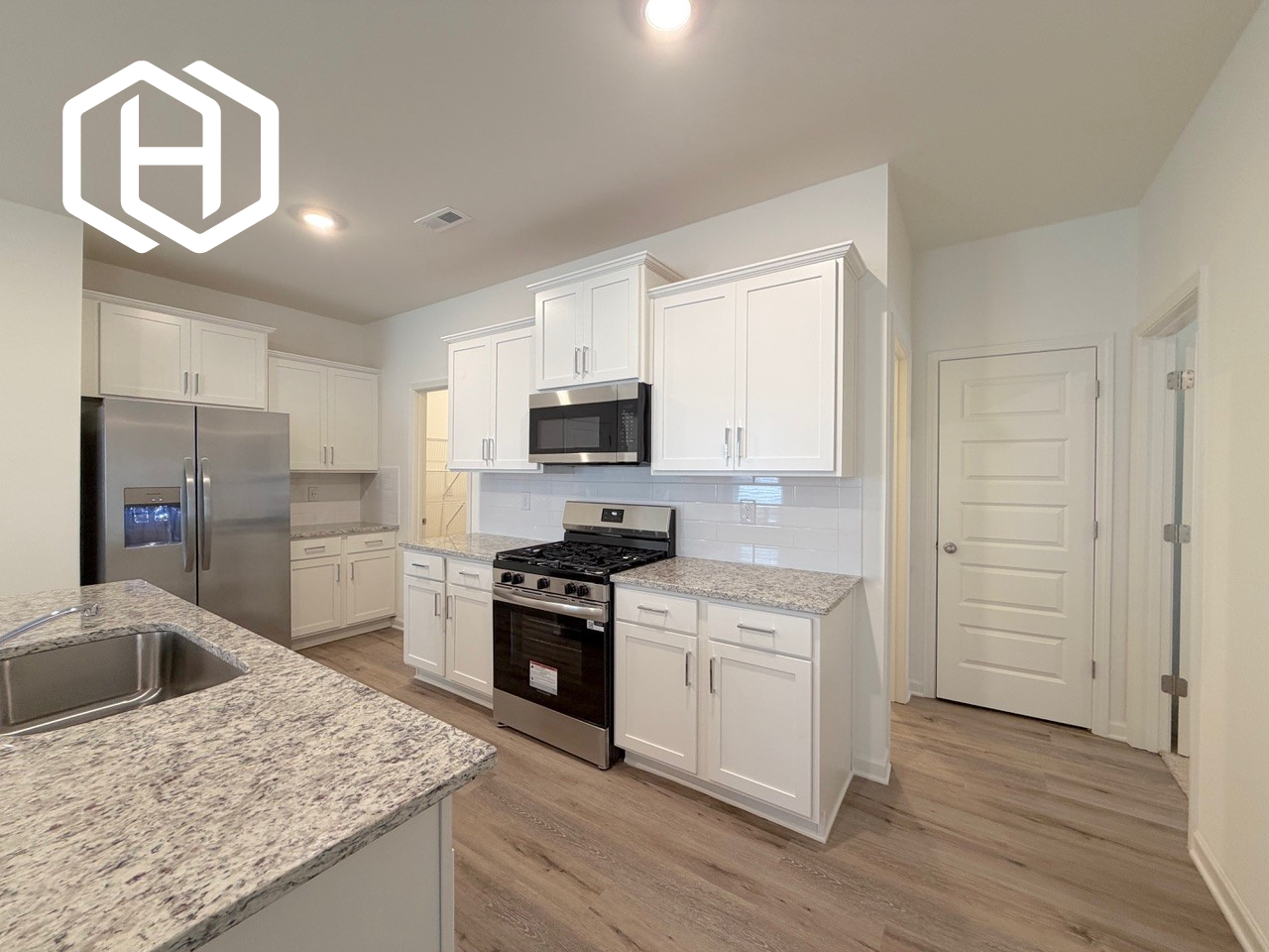 2028 Eaton Place - Photo 6 of 28