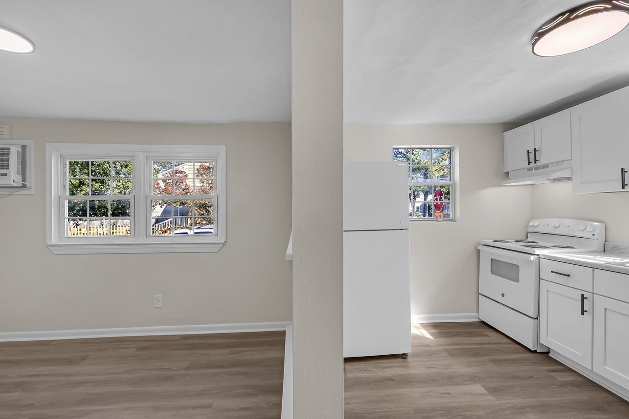 715 Fairfield St #1 - Photo 4 of 28