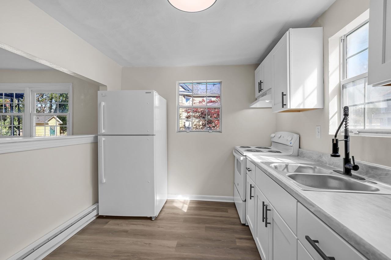 715 Fairfield St #1 - Photo 5 of 28