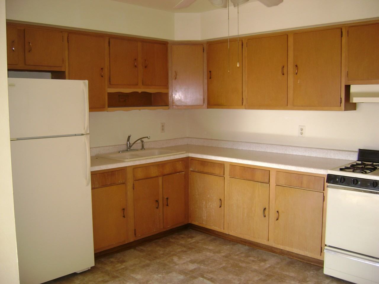 323 Cottonwood Ave. - Photo 2 of 10