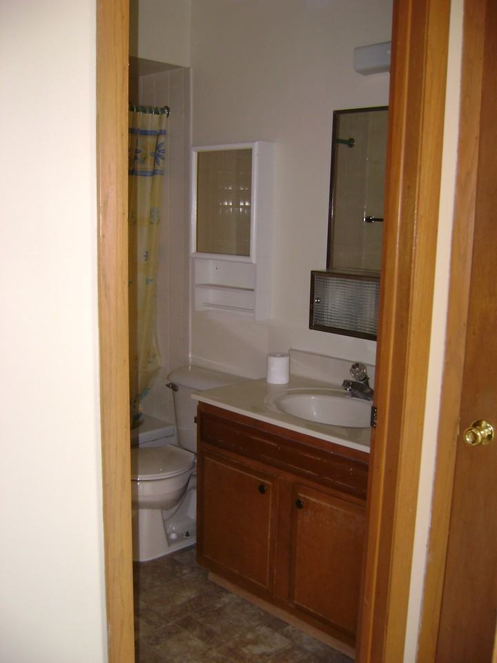 323 Cottonwood Ave. - Photo 4 of 10