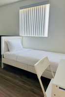 featured image of 215 1/2 E 29th St #NA