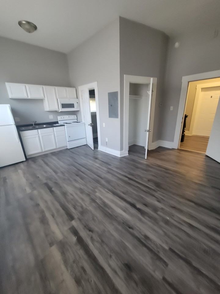 1435 East Legrande Avenue - Photo 4 of 12