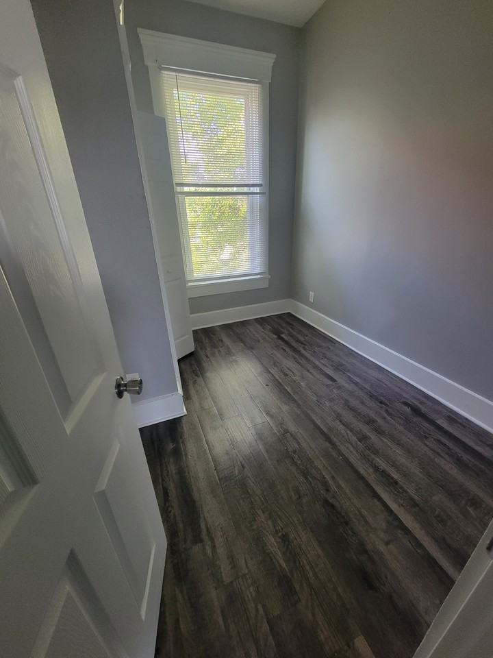 1435 East Legrande Avenue - Photo 7 of 12