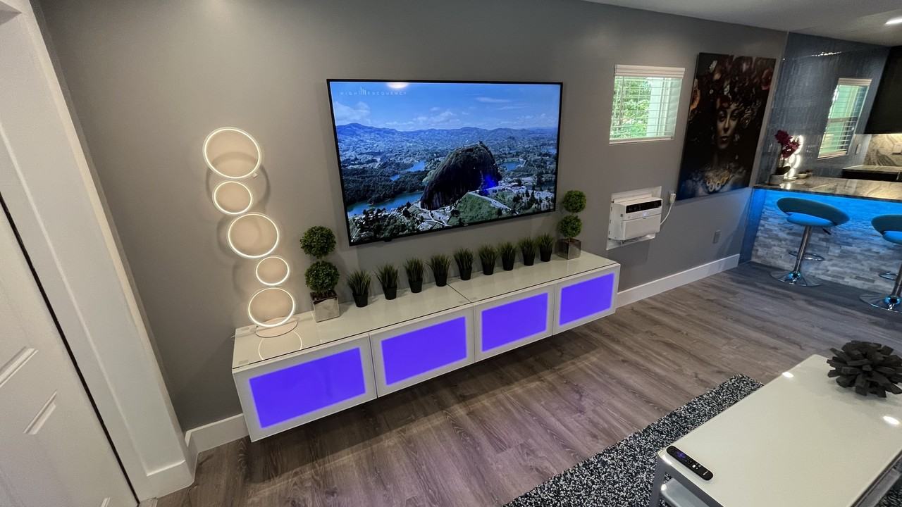 236 North Keech Street - Photo 3 of 49