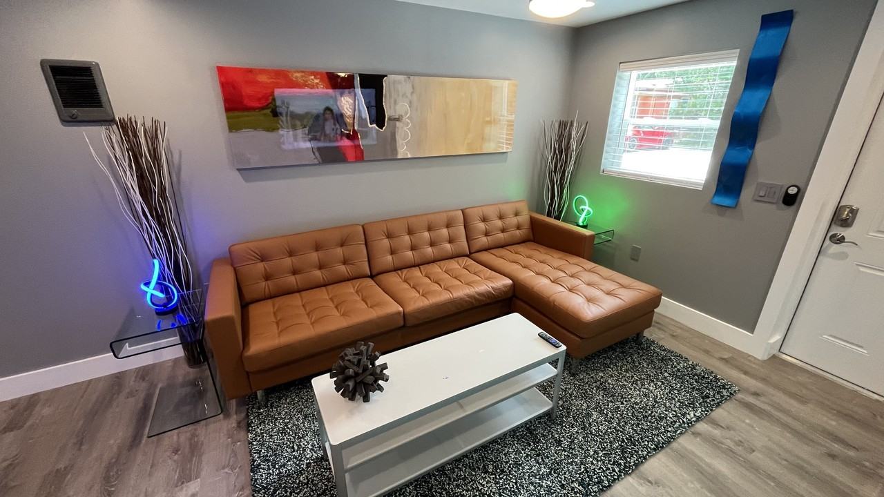 236 North Keech Street - Photo 5 of 49