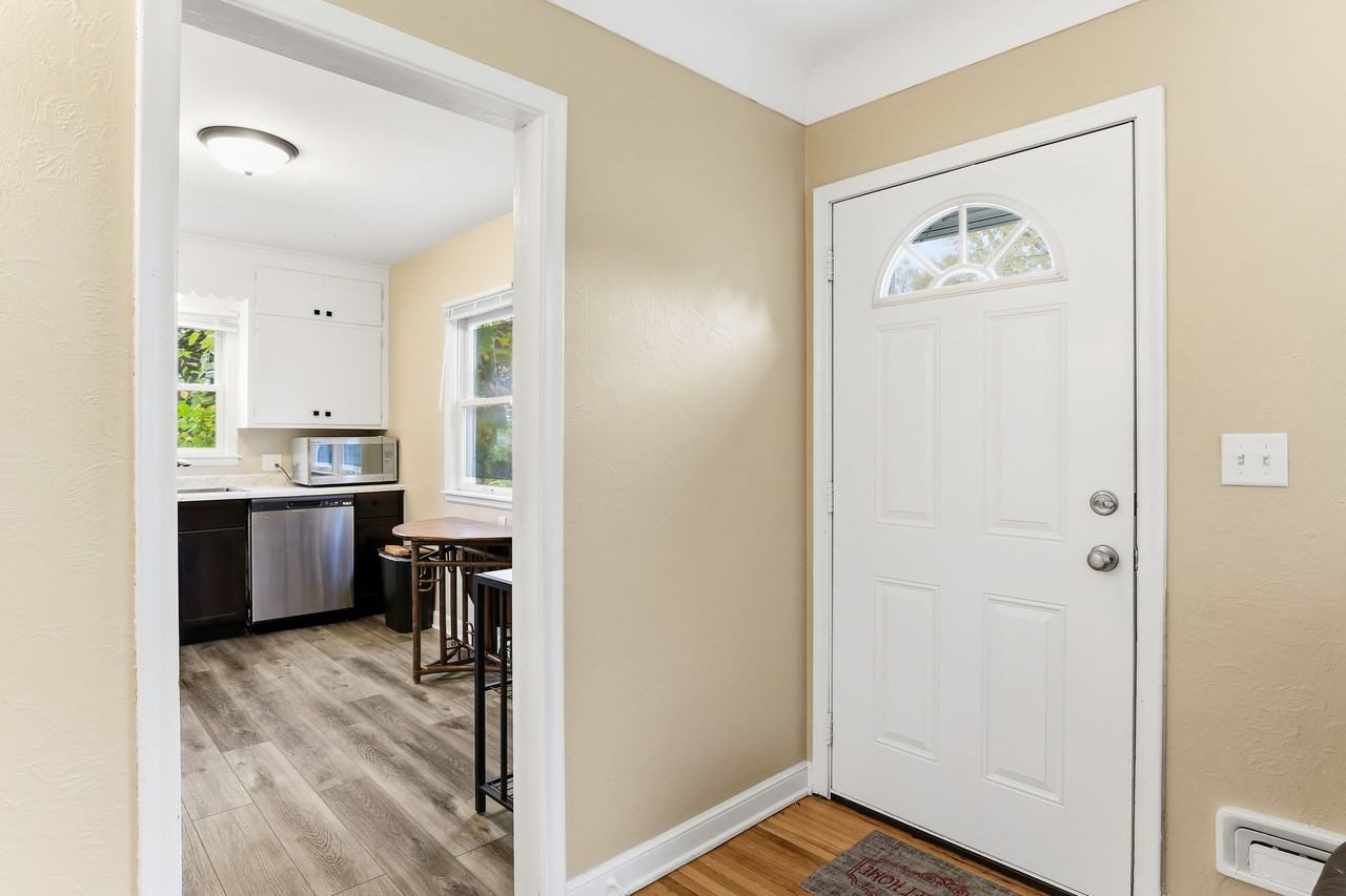 903 Manomin Ave #1GL - Photo 6 of 17