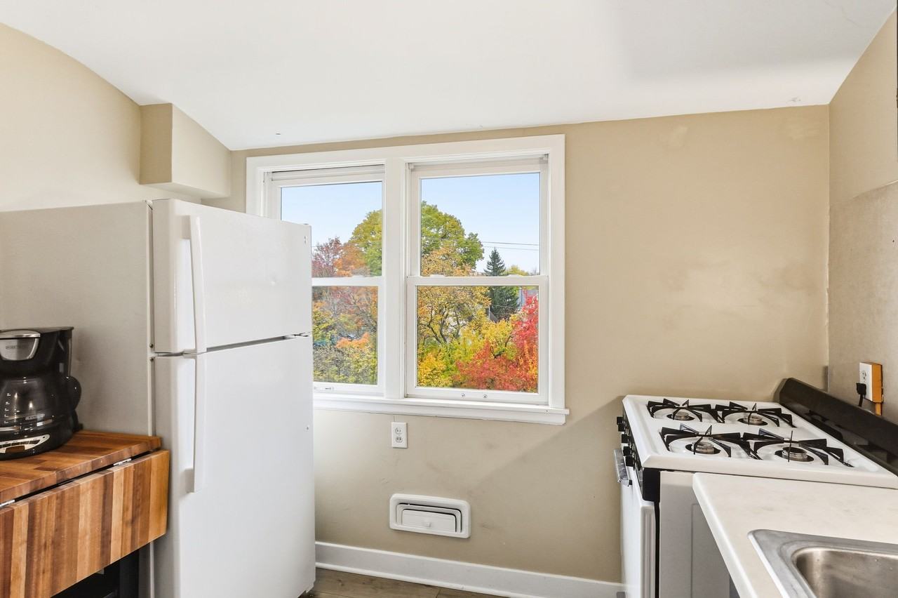 903 Manomin Ave #2UPPERFL - Photo 6 of 9