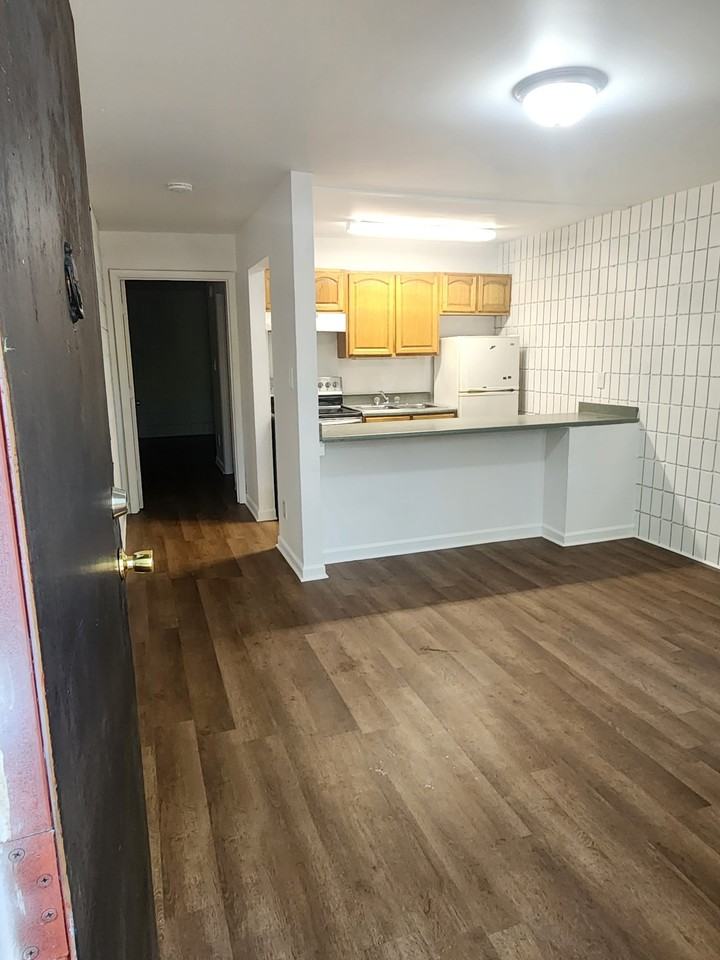 712 W Tyler St #NA - Photo 3 of 6