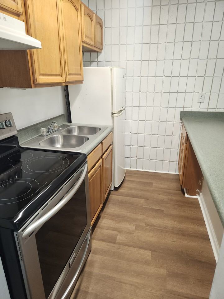 712 W Tyler St #NA - Photo 4 of 6