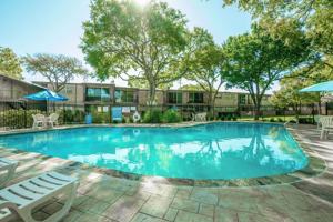 featured image of 149 Village Grn