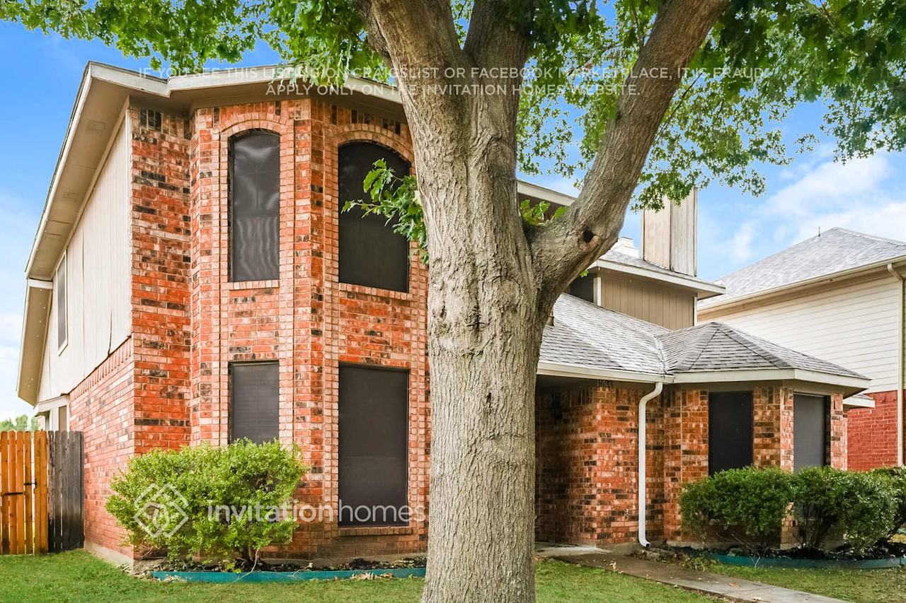 1633 Summers Dr - Photo 4 of 18