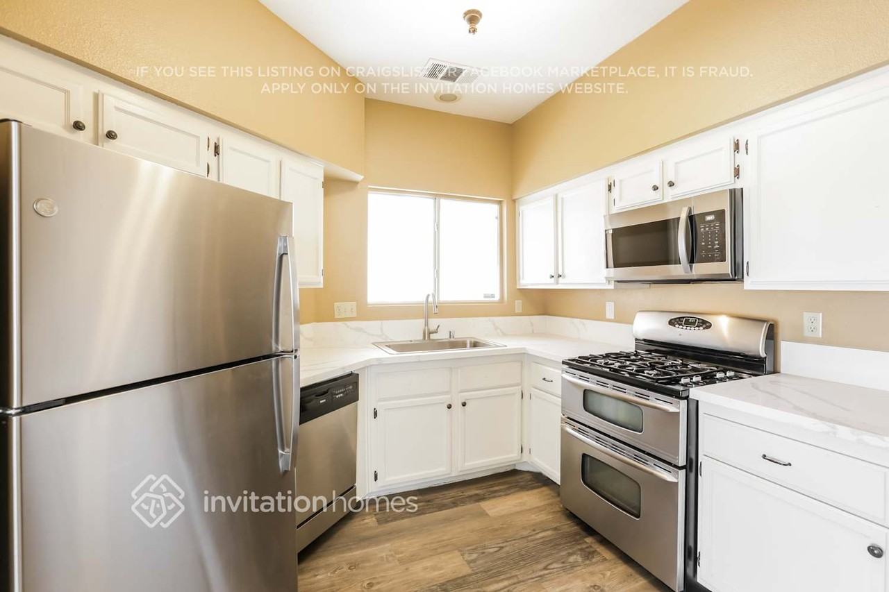 2916 Sterling Silver St - Photo 7 of 18