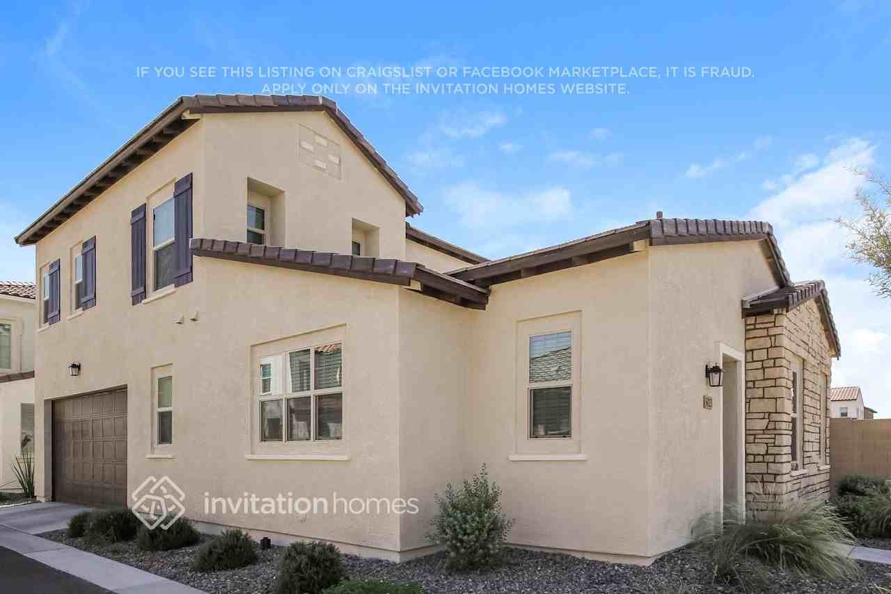 5023 189th Glen - Photo 2 of 29