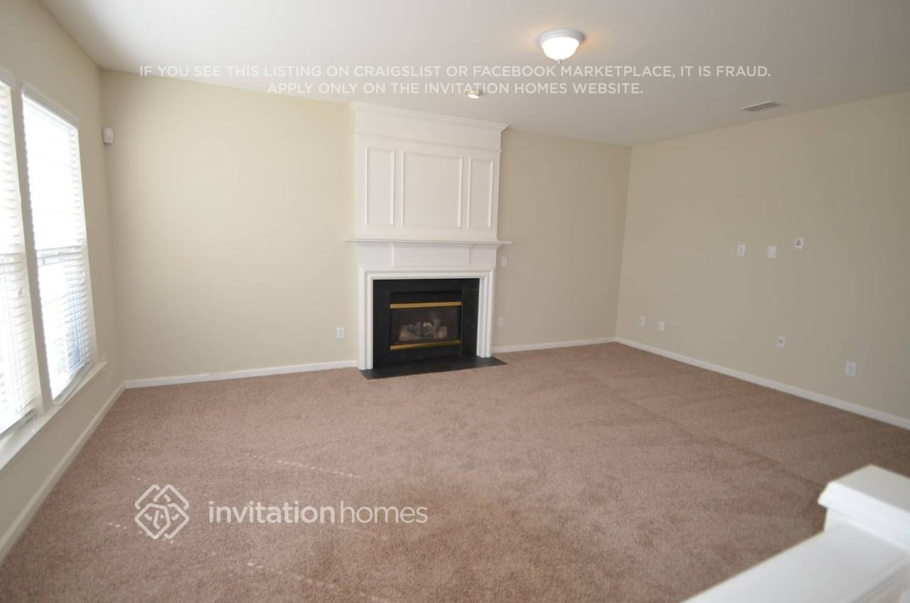 10828 Fountaingrove Drive - Photo 3 of 9