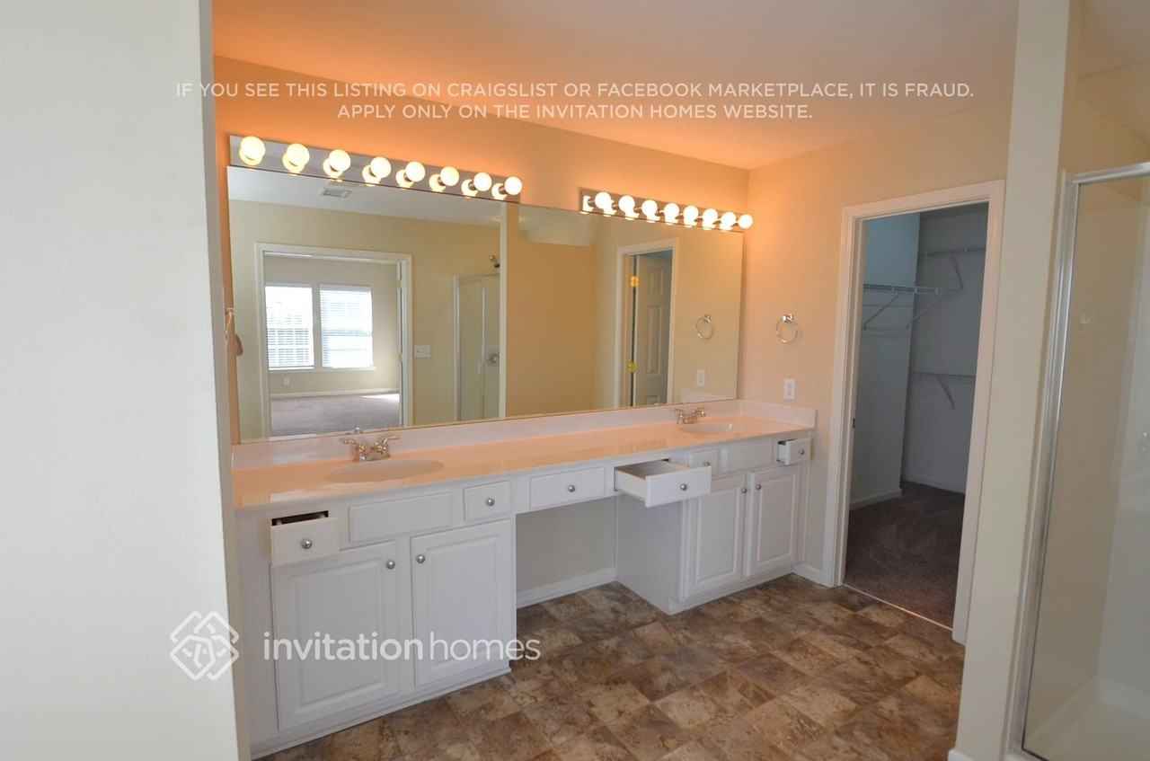 10828 Fountaingrove Drive - Photo 7 of 9