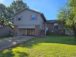 featured image of 3 Forest Maple Ct