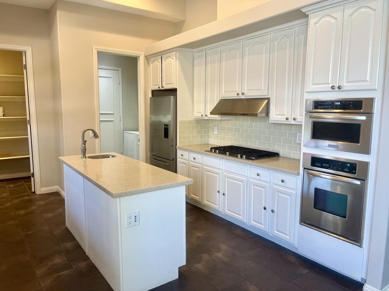 11 Mission Palms W - Photo 3 of 30