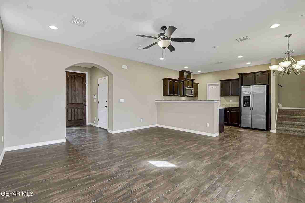 2436 Eastern Sky - Photo 6 of 36