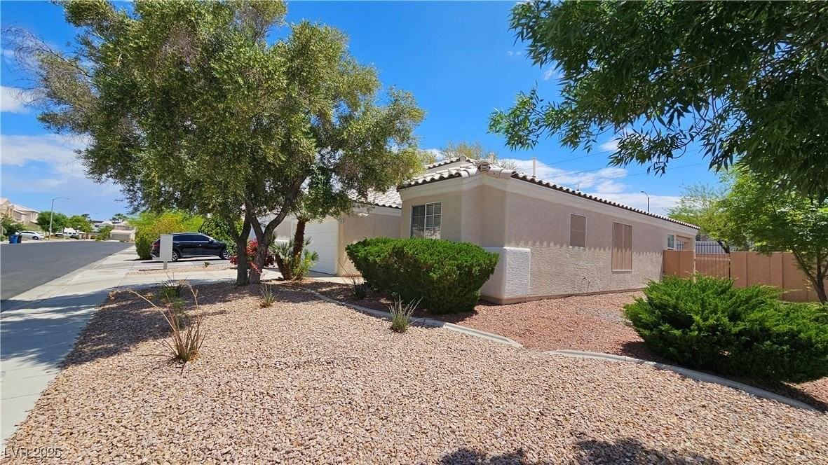 2535 New Salem Avenue - Photo 5 of 21