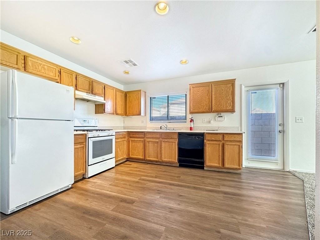 5278 Paradise Valley Avenue - Photo 2 of 20