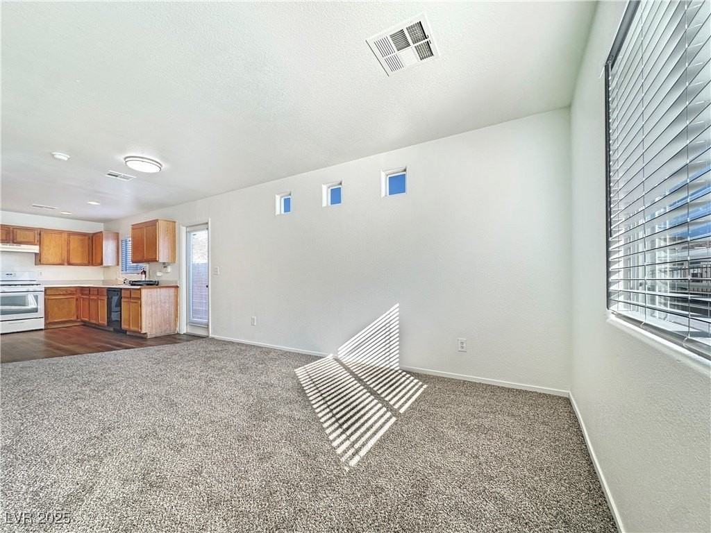 5278 Paradise Valley Avenue - Photo 4 of 20