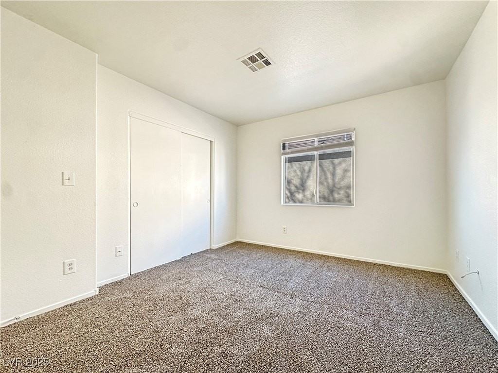 5278 Paradise Valley Avenue - Photo 5 of 20